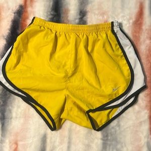 Women’s Nike shorts size small